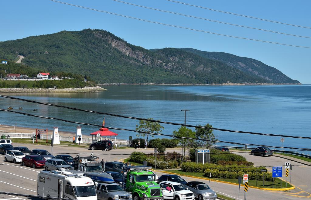 Motel Et Chalets Bo-Fleuve Evangeline Сен-Симеон Экстерьер фото