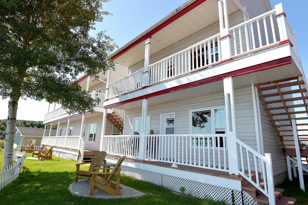 Motel Et Chalets Bo-Fleuve Evangeline Сен-Симеон Экстерьер фото