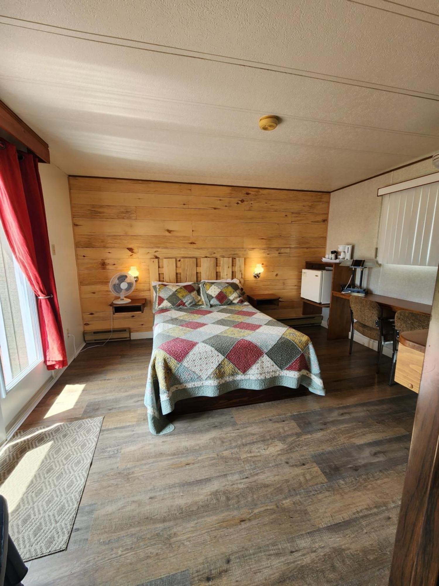 Motel Et Chalets Bo-Fleuve Evangeline Сен-Симеон Экстерьер фото