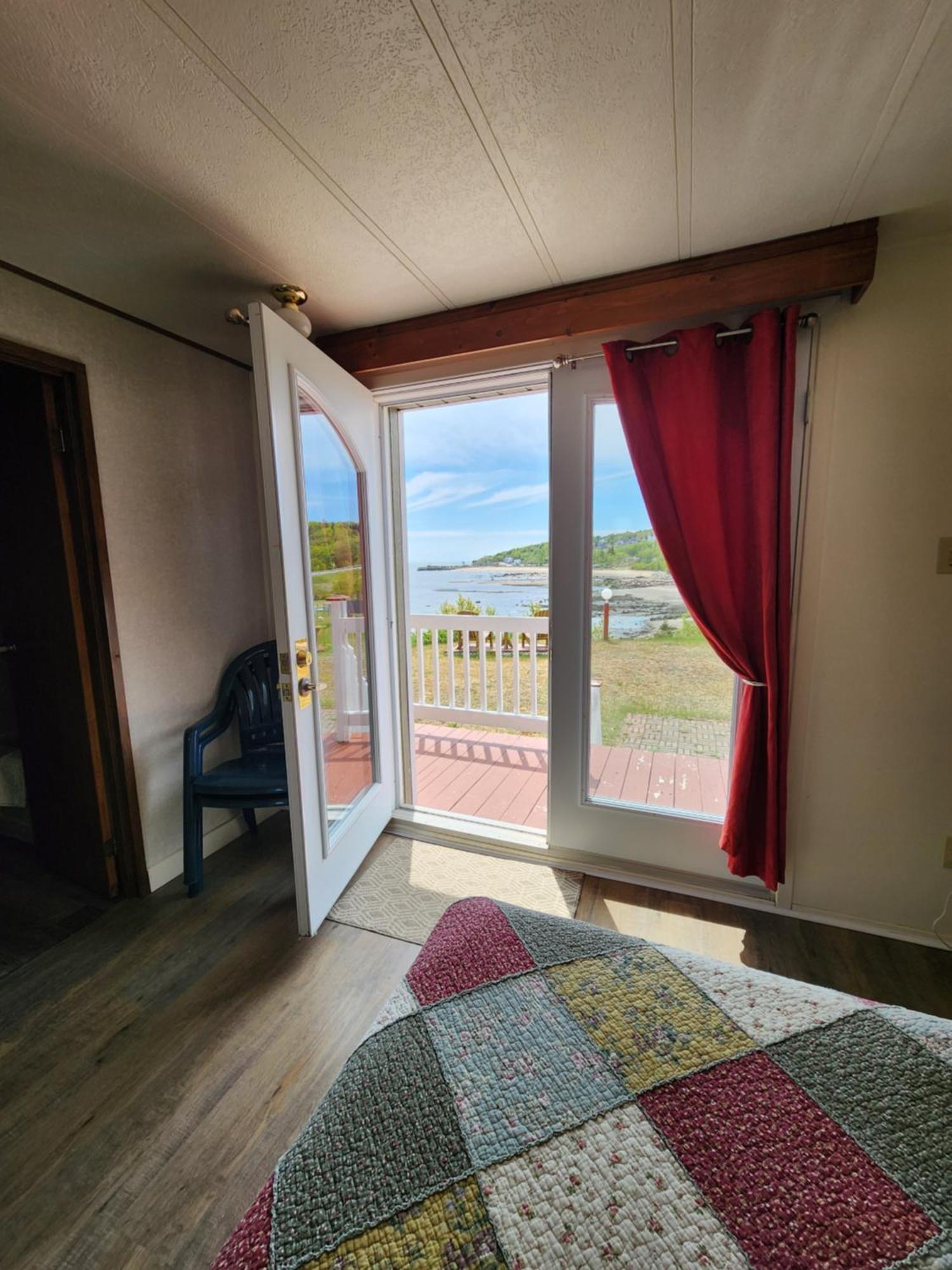 Motel Et Chalets Bo-Fleuve Evangeline Сен-Симеон Экстерьер фото