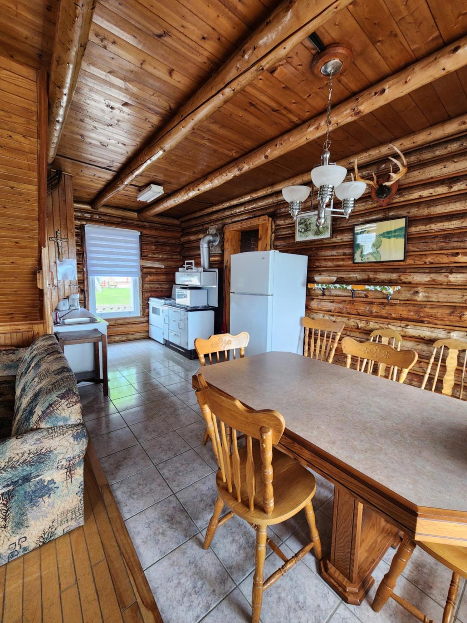 Motel Et Chalets Bo-Fleuve Evangeline Сен-Симеон Экстерьер фото