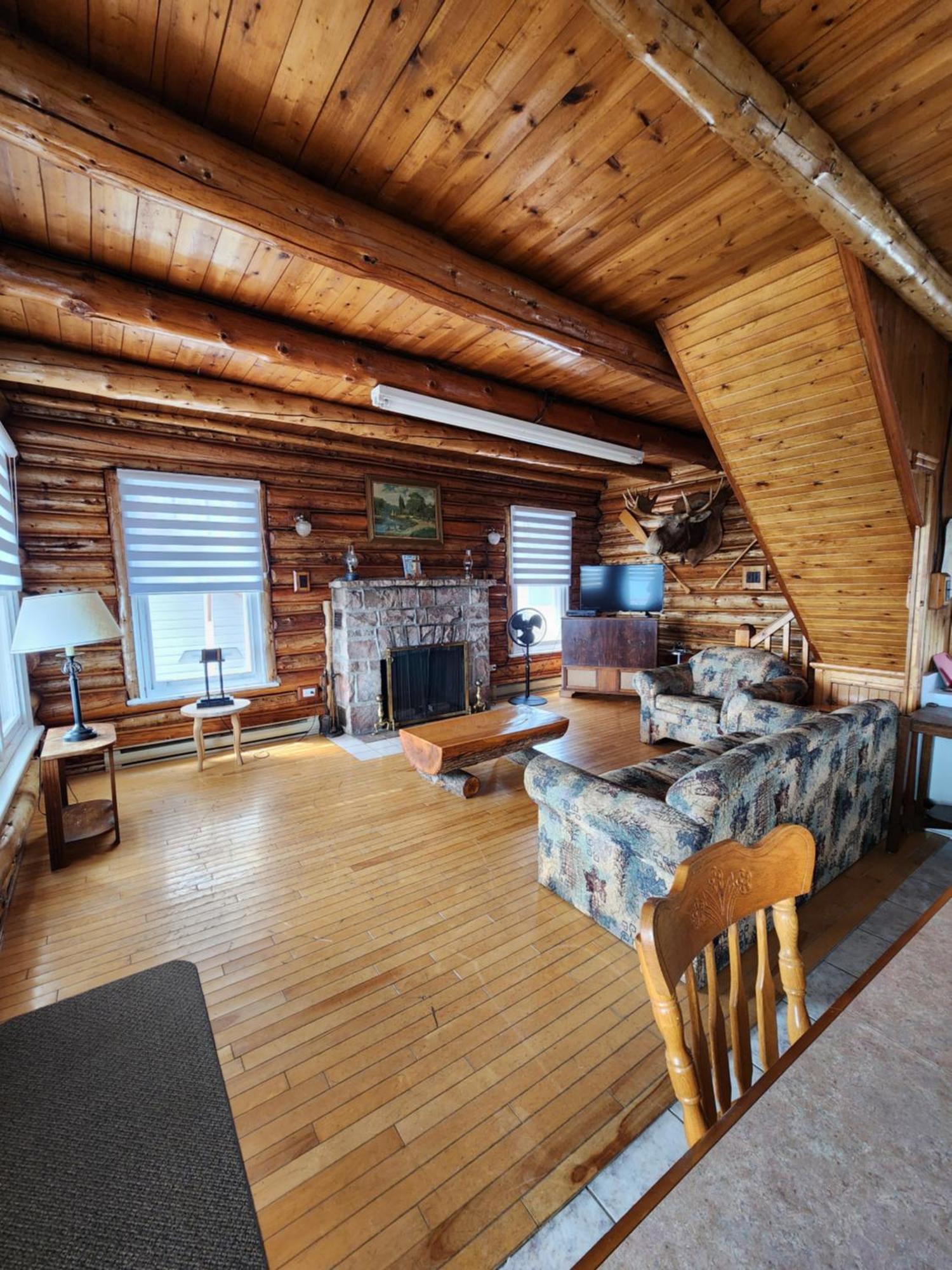 Motel Et Chalets Bo-Fleuve Evangeline Сен-Симеон Экстерьер фото