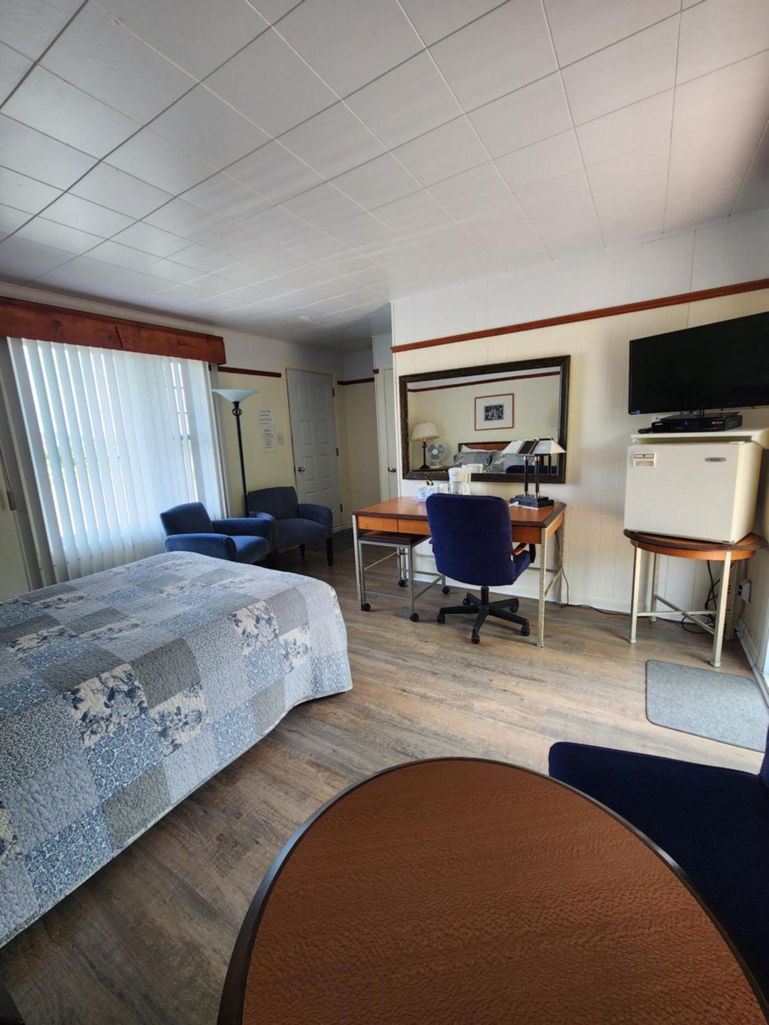 Motel Et Chalets Bo-Fleuve Evangeline Сен-Симеон Экстерьер фото